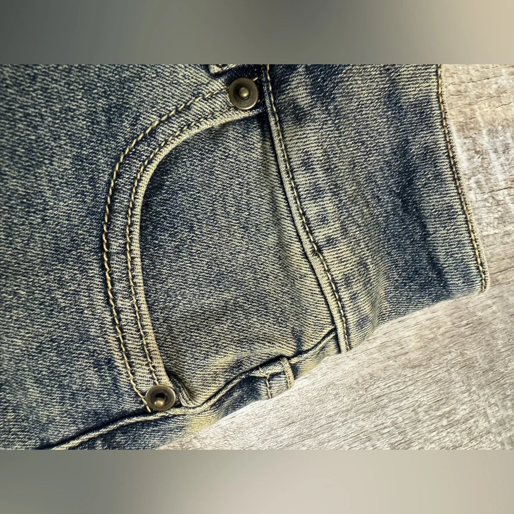 Princess Polly NWT ~size 0 dirty denim mini skirt, double button fly - Picture 2 of 10